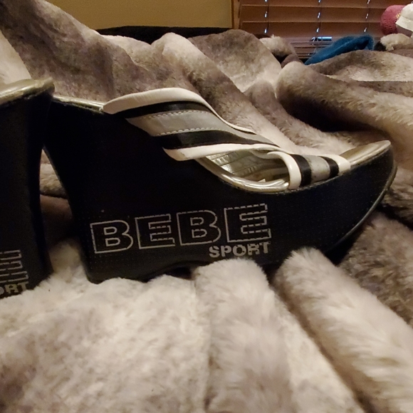 Platforms - Picture 2 of 3